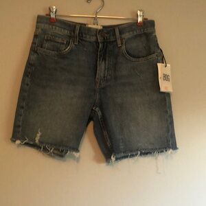 URBAN OUTFITTERS BDG Denim Shorts, size 26, medium wash, Mid Length, NWT